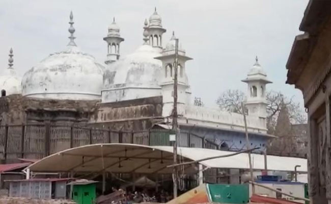 ವಾರಣಾಸಿ: ಮಸೀದಿ ಅಡಿಯಲ್ಲಿ ದೇವಾಲಯವಿದೆಯೇ ಎಂದು ಸರ್ವೇ ನಡೆಸಲು ಆದೇಶ ನೀಡಿದ ಕೋರ್ಟ್