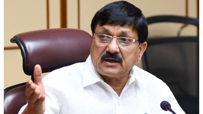 ಮಹಿಳೆಯರು ಸಂಜೆ ನಂತರ ಮನೆಯಿಂದ ಹೊರ ಬರುವುದು ತಪ್ಪು: ಗೃಹ ಸಚಿವರ ವಿವಾದಾತ್ಮಕ ಹೇಳಿಕೆ