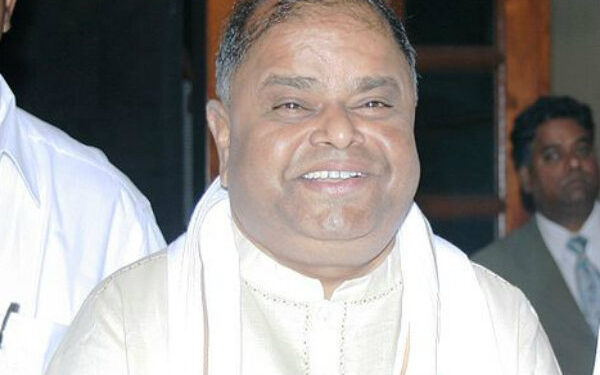 ಬಳ್ಳಾರಿ ಎಂಎಲ್ಸಿ ಚುನಾವಣೆ: ಗಣಿ ಮಾಫಿಯಾದ ಗಿಣಿ ಕಾಂಗ್ರೆಸ್ನ ಕೊಂಡಯ್ಯ ಮತ್ತು ರೆಡ್ಡಿ-ರಾಮುಲುಗಳ ನಡುವೆ ಮ್ಯಾಚ್ ಫಿಕ್ಸಿಂಗ್ !