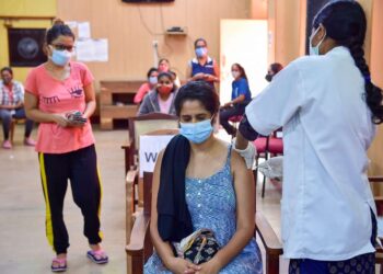 ಲಸಿಕಾ ಮೇಳ ನಂತರ ದಿನನಿತ್ಯ ಲಸಿಕೆಗಳಲ್ಲಿ 90 ಪ್ರತಿಶತದಷ್ಟು ಇಳಿಕೆ: ಆರೋಗ್ಯ ಸಚಿವರಿಂದಿಲ್ಲ ಪ್ರತಿಕ್ರಿಯೆ !