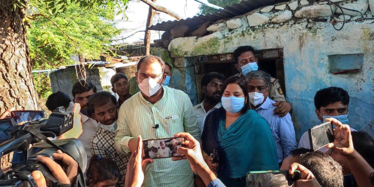 ಕಲಬುರಗಿ: ಕಲುಷಿತ ನೀರು ಸೇವಿಸಿ ಮೃತಪಟ್ಟವರ ಮನೆಗೆ ಶಾಸಕ ಬಸವರಾಜ್ ಮತ್ತಿನಮಡು ಭೇಟಿ, ಪರಿಹಾರ ಘೋಷಣೆ