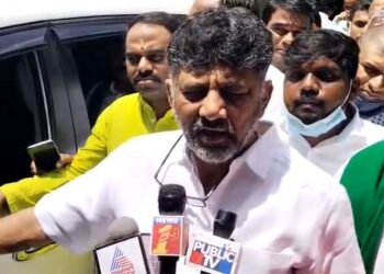 ನಿರುದ್ಯೋಗ ದಿನ ಆಚರಣೆ ಜತೆಗೆ ಪಿಎಂಗೆ ನಿಮ್ಮ ಪದವಿ ಪ್ರಮಾಣ ಪತ್ರ ಹಿಂದಿರುಗಿಸಿ: ಯುವಕರಿಗೆ DK ಶಿವಕುಮಾರ್ ಕರೆ