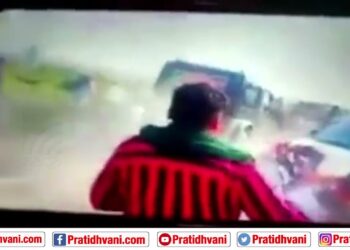 ಉ.ಪ್ರ ಲಖೀಂಪುರ ಹಿಂಸಾಚಾರ – ರೈತರ ಮೇಲೆ ಕಾರು ಹರಿಸಿದ ದೃಶ್ಯ ಮೊಬೈಲ್ ನಲ್ಲಿ ಸೆರೆ