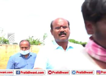 ಕೋಡಿ ಹರಿದ ಕೆರೆ ನೋಡಲು ಬಂದವರಿಗೆ Covid 19 ವ್ಯಾಕ್ಸಿನೇಶನ್ : ಕೊರೋನಾ ನಿಯಂತ್ರಣಕ್ಕೆ ಅಧಿಕಾರಿಗಳ ಹಗಲಿರುಳು ಶ್ರಮ