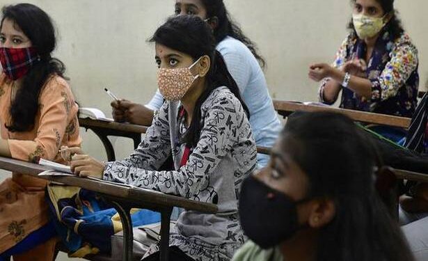ಕರ್ನಾಟಕದ ಮಹಿಳೆಯರು ಎತ್ತ ಹೋಗಬೇಕು?