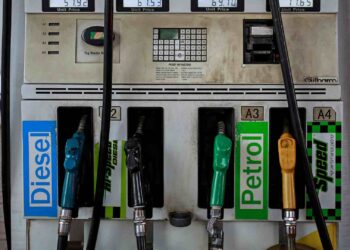 ದಸರಾ ಹಬ್ಬದಲ್ಲಿ ಗ್ರಾಹಕರಿಗೆ ಶಾಕ್‌ : ದೇಶದಲ್ಲಿ ಮತ್ತೆ ಪೆಟ್ರೋಲ್, ಡೀಸೆಲ್ ಬೆಲೆ ಹೆಚ್ಚಳ