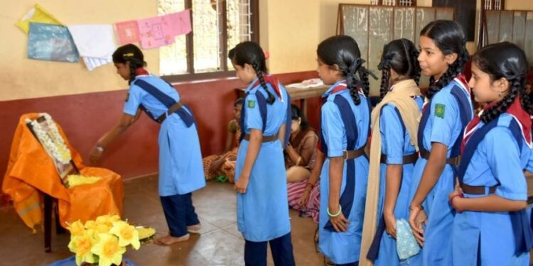 ಕೋವಿಡ್ ನೆಪ: ಮಕ್ಕಳಿಲ್ಲದೆ ಶಾಲೆಗಳಲ್ಲಿ ಗಾಂಧಿ ಜಯಂತಿಗೆ ಸರ್ಕಾರದ ಸೂಚನೆ!