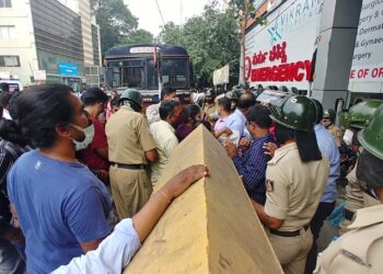 ಪುನೀತ್‌ ರಾಜ್‌ಕುಮಾರ್‌ ಅಕಾಲಿಕ ನಿಧನ: ಬೆಂಗಳೂರಿನಲ್ಲಿ ಹೆಚ್ಚಿದ ಪೊಲೀಸ್‌ ಬಂದೋಬಸ್ತ್‌!