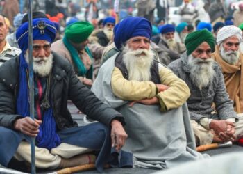 ದೆಹಲಿಯ ಸಿಂಘು ಗಡಿಯಲ್ಲಿ ರೈತನ ಬರ್ಬರ ಹತ್ಯೆ; ಕೈ ಕಾಲು ಕತ್ತರಿಸಿ ಬ್ಯಾರಿಕೇಡ್ಗೆ ನೇತುಹಾಕಿದ ದುಷ್ಕರ್ಮಿಗಳು