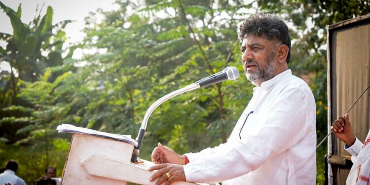 ಕನ್ನಡ ಭಾಷೆಯಲ್ಲಿ ಸ್ಪರ್ಧಾತ್ಮಕ ಪರೀಕ್ಷೆ ಬರೆಯುವುದು ಕನ್ನಡಿಗರ ಸಂವಿಧಾನಬದ್ದ ಹಕ್ಕು : ಡಿ.ಕೆ.ಶಿವಕುಮಾರ್‌