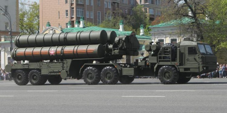 ಸೇನೆಗೆ ಮತ್ತಷ್ಟು ಬಲ: ಭಾರತದ ಬತ್ತಳಿಕೆಗೆ ಅಭೇದ್ಯ S-400 ಕ್ಷಿಪಣಿ ಎಂಟ್ರಿ!