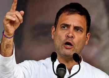 ಚರ್ಚೆಯಿಲ್ಲದೆ ಕೃಷಿ ಕಾನೂನುಗಳು ರದ್ದು : ಕೇಂದ್ರ ಸರ್ಕಾರ ಭಯಭೀತರಾದಂತೆ ಕಾಣುತ್ತಿದೆ  ಎಂದು ರಾಹುಲ್ ಗಾಂಧಿ ಟೀಕೆ!