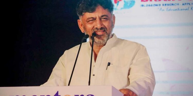 ಬೈ ಎಲೆಕ್ಷನ್ನಲ್ಲಿ ಕಾಂಗ್ರೆಸ್ ಗೆಲುವು; ಕ್ರೆಡಿಟ್ ಪಾಲಿಟಿಕ್ಸ್ ವಿಚಾರದಲ್ಲಿ ಡಿಕೆಶಿ ತೋರಿದ್ದು ಜಾಣ ನಡೆ; ಹೇಗೆ?