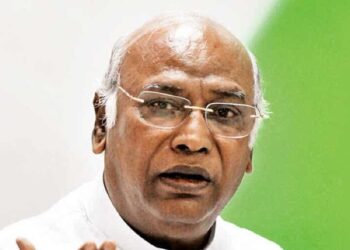 ಕಾಂಗ್ರೆಸ್ ಅಸ್ತಿತ್ವದ ಪ್ರಶ್ನೆ ಮಾಡಿದ್ದರು ಖರ್ಗೆ ಅವರಿಗೆ ಟಿಎಂಸಿ ನಂಟಸ್ಥಿಕೆ ಬೇಕು : ಕಿಂಚಿತ್ತು ಸ್ವಾಭಿಮಾನ ಇಲ್ಲವೇ ಎಂದು ಬಿಜೆಪಿ ಪ್ರಶ್ನೆ