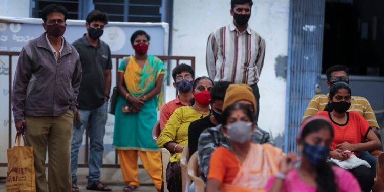 ಸಾರ್ವಜನಿಕವಾಗಿ ಓಡಾಡಲು ಎರಡು ಡೋಸ್ ಲಸಿಕೆ ಕಡ್ಡಾಯ : ಬಿಬಿಎಂಪಿ ಸಭೆಯಲ್ಲಿ ನಿರ್ಧಾರ.!!