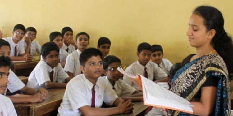 ‘ಉದ್ಯೋಗಾಂಕ್ಷಿ’ಗಳಿಗೆ ಸಿಹಿ ಸುದ್ದಿ : 1500 ಪ್ರಾಥಮಿಕ, ಪ್ರೌಢಶಾಲೆ ಶಿಕ್ಷಕರ ಭರ್ತಿಗೆ ರಾಜ್ಯ ಸರ್ಕಾರ ಒಪ್ಪಿಗೆ, ಶೀಘ್ರವೇ ಅಧಿಸೂಚನೆ