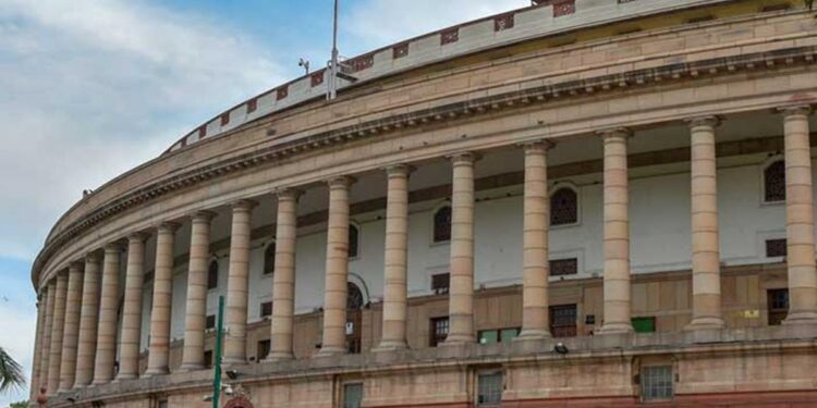 ಒಂದು ದಿನ ಮೊದಲೇ ಮುಗಿದ ಸಂಸತ್ ಅಧಿವೇಶನ : ಚರ್ಚೆಯೇ ಇಲ್ಲದೆ 11 ಮಸೂದೆ ಪಾಸ್,ವಿಪಕ್ಷಗಳು ಕಿಡಿ