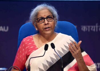 ಸಿದ್ದಉಡುಪು ಮತ್ತು ಪಾದರಕ್ಷೆಗಳ ಮೇಲಿನ ಜಿಎಸ್ಟಿ ಅನ್ನು ತಾತ್ಕಾಲಿಕವಾಗಿ ಹಿಂಪಡೆದ ಕೇಂದ್ರ ಸರ್ಕಾರ