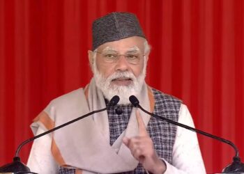 ಹಿಂದಿನ ಸರ್ಕಾರಗಳು ಉತ್ತರಾಖಂಡ್‌ ಅನ್ನು ಎರಡು ಕೈಗಳಿಂದ ಲೂಟಿ ಮಾಡಿದೆ : ಪ್ರಧಾನಿ ಮೋದಿ ವಾಗ್ದಾಳಿ