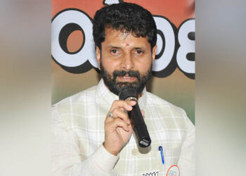 ʼದೇಶದ್ರೋಹಿಗಳನ್ನು ಗುಂಡಿಟ್ಟು ಕೊಲ್ಲಿʼ ವಿವಾದಾತ್ಮಕ ಟ್ವೀಟ್ ಮಾಡಿದ ಸಿ.ಟಿ.ರವಿ ; ನೆಟ್ಟಿಗರಿಂದ ಫುಲ್ ಕ್ಲಾಸ್