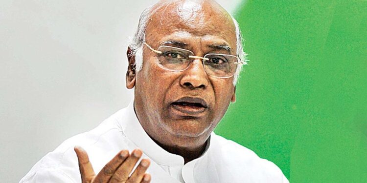 ಪಂಜಾಬ್ನ ದಲಿತ ನಾಯಕತ್ವ ಸರ್ಕಾರಕ್ಕೆ ಕೆಟ್ಟ ಹೆಸರು ತರಲು ಮೋದಿ ಸರ್ಕಾರ ಪ್ರಯತ್ನಿಸುತ್ತಿದೆ: ಮಲ್ಲಿಕಾರ್ಜುನ ಖರ್ಗೆ