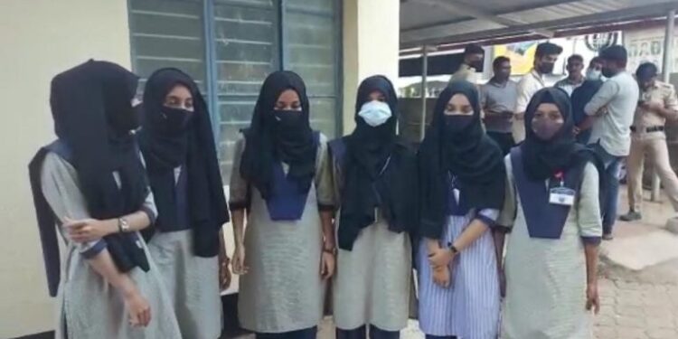 ಶಾಲೆಯ ಹೊಸ್ತಿಲು ತುಳಿದ ಮತಾಂಧತೆಯ ನೆರಳು : ಈ ಪ್ರಯತ್ನಗಳಿಗೆ ಯಾವಾಗ ಕಡಿವಾಣ? ಭಾಗ- ೧