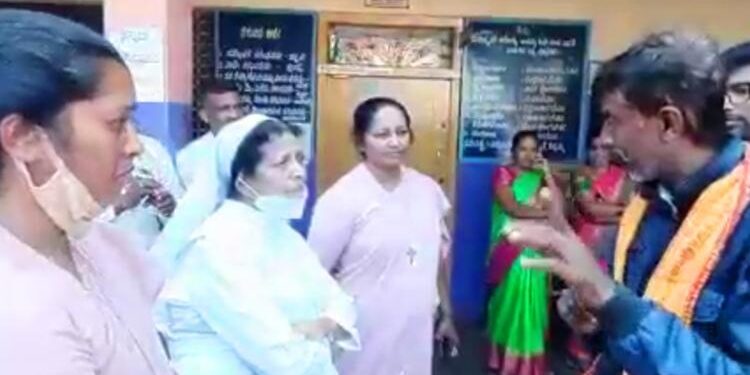 ಎತ್ತ ಸಾಗುತ್ತಿದೆ ಭಾರತ? : ಹಿಂದುತ್ವ ವಾದಿಗಳಿಂದ ಕ್ರೈಸ್ತರ ಮೇಲೆ ದಾಳಿ, 2021ರಲ್ಲಿ 39 ಪ್ರಕರಣ