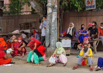 ಪಡಿತರ ಚೀಟಿಯೇ ಇಲ್ಲದೆ ಪರಿತಪಿಸುತ್ತಿರುವ ಕುಟುಂಬಗಳು!: ಕೇಜ್ರಿವಾಲ್ ಸರ್ಕಾರದಿಂದ ಎಡವಟ್ಟು!