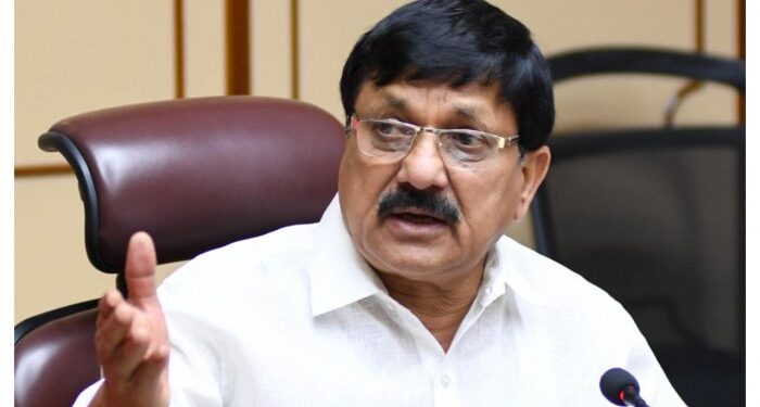 ರಾಜಕೀಯ ರ್ಯಾಲಿಗಳಿಗೆ ಬ್ರೇಕ್ ಹಾಕದೆ ಲಾಕ್ ಡೌನ್ ಬೆದರಿಕೆ ಹಾಕುವುದು ಎಷ್ಟು ಸರಿ ಗೃಹ ಸಚಿವರೇ?