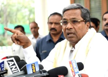 ಕರೋನಾ 3ನೇ ಅಲೆ ತಗ್ಗಿದ ನಂತರ ಪಾದಯಾತ್ರೆ ಮುಂದುವರಿಸುತ್ತೇವೆ : ಸಿದ್ದರಾಮಯ್ಯ