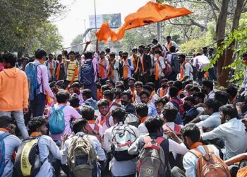 ಹಿಜಾಬ್ Vs ಕೇಸರಿ ವಿವಾದ | ಬೆಂಗಳೂರಿನ ಶಾಲಾ-ಕಾಲೇಜುಗಳಲ್ಲಿ ಪ್ರತಿಭಟನೆ ನಿಷೇಧಿಸಿದ ನಗರ ಪೊಲೀಸರು