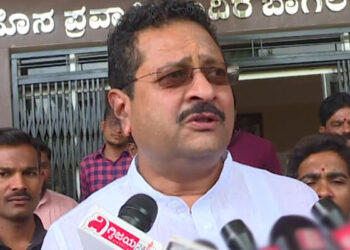 ಈ ಕೂಡಲೇ ಸರ್ಕಾರ ಕಾಲೇಜುಗಳಿಗೆ ರಜೆ ಘೋಷಿಸಲಿ : ಶಾಸಕ ಯತ್ನಾಳ್ ಆಗ್ರಹ