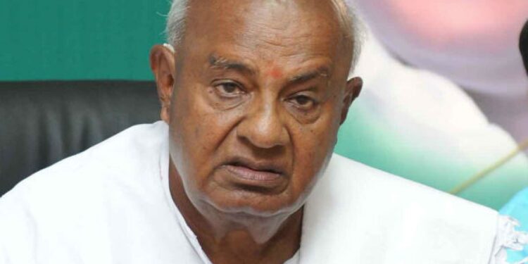 ಹಿಜಾಬ್ ವಿಚಾರವನ್ನು ಮೊಳಕೆಯಲ್ಲೇ ಚಿವುಟಿ ಹಾಕಬೇಕಿತ್ತು: ದೇವೇಗೌಡ
