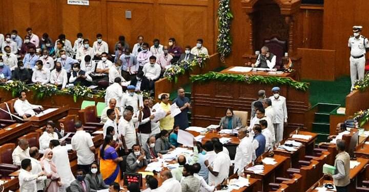 ರಾಜ್ಯದಲ್ಲಿ ಹಿಜಾಬ್ ಗದ್ದಲದ ನಡುವೆ ಕರ್ನಾಟಕ ವಿಧಾನಮಂಡಲದ ಜಂಟಿ ಅಧಿವೇಶನಕ್ಕೆ ವೇದಿಕೆ ಸಜ್ಜು