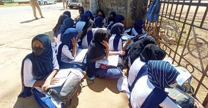 ಹಿಜಾಬ್‌ ವಿವಾದ: ಮುಸ್ಲಿಂ ರಾಜಕಾರಣ ಮತ್ತು ಹಿಂದೂ ಜಾತ್ಯಾತೀತ ನಿಲುವು!