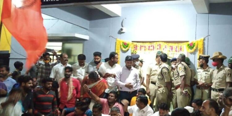 ಭಜರಂಗ ದಳ ಕಾರ್ಯಕರ್ತನ ಹತ್ಯೆಗೆ ಸಂಬಂಧಿಸಿದಂತೆ ಮೂವರ ಬಂಧನ : ಗಲಭೆ ಸಂಬಂಧ 9 ಎಫ್ಐಆರ್ ದಾಖಲು!