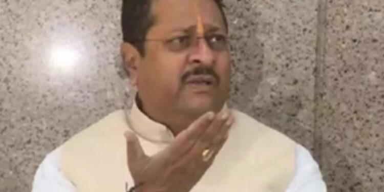 ಶಿವಮೊಗ್ಗ ಹತ್ಯೆ ಮರೆಮಾಚಲು ಕಾಂಗ್ರೆಸ್ ನಿಂದ `ಮೇಕೆದಾಟು ಪಾದಯಾತ್ರೆ’ : ಯತ್ನಾಳ್ ಆರೋಪ