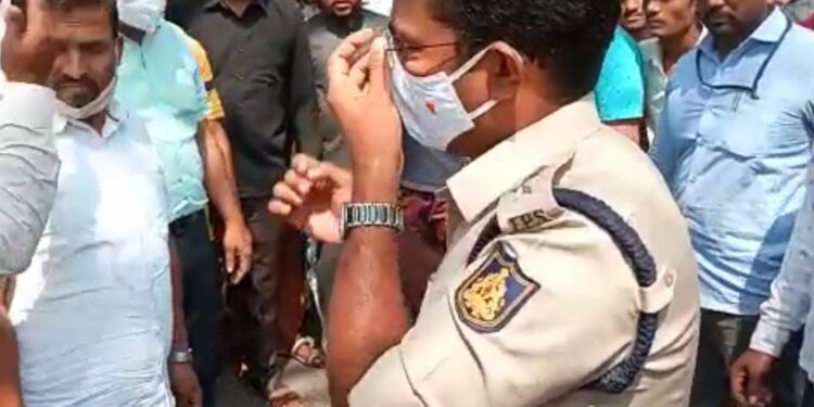 ಹಿಜಾಬ್ ವಿವಾದ | ಬಾಗಲಕೋಟೆಯಲ್ಲಿ ಎರಡು ಬಣಗಳ ಮಧ್ಯೆ ಘರ್ಷಣೆ