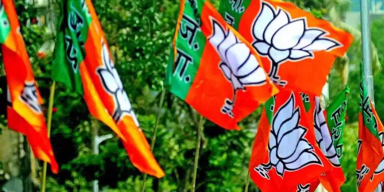 ಯೂಪಿಯಲ್ಲಿ ಬಿಜೆಪಿಗೆ ಕಾನೂನು ಸುವ್ಯವಸ್ಥೆಯೇ ಪ್ರಮುಖ ಅಸ್ತ್ರ, ಸುಧಾರಣೆ ಆಗಿಲ್ಲವೆಂದ ಉನ್ನಾವೋ ಸಂತ್ರಸ್ತೆ ತಾಯಿ