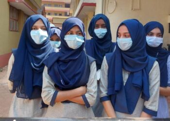 ಹಿಜಾಬ್ ಧರಿಸಿದ ವಿದ್ಯಾರ್ಥಿಗಳನ್ನು ಪ್ರತ್ಯೇಕ ಕೊಠಡಿಯಲ್ಲಿ ಕೂರಿಸಿದ ಸರ್ಕಾರಿ ಕಾಲೇಜು