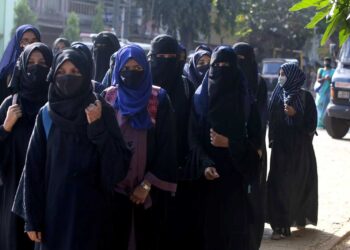 ವಿದೇಶಿಯರಿಗೆ ಹಿಜಾಬ್ ವಿಚಾರವಾಗಿ ಕಮೆಂಟ್ ಮಾಡುವ ಅಧಿಕಾರವಿಲ್ಲ: ಕೇಂದ್ರ