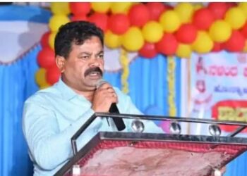 ಹಿಜಾಬ್ ವಿವಾದ | ಇಬ್ರಾಹಿಂ, ಜಮೀರ್ ಹಾಗೂ ತನ್ವೀರ್ ಸೇಠ್ ವಿರುದ್ದ ದೇಶದ್ರೋಹ ಪ್ರಕರಣ ದಾಖಲಿಸಿ: ಎಂ.ಪಿ.ರೇಣುಕಾಚಾರ್ಯ