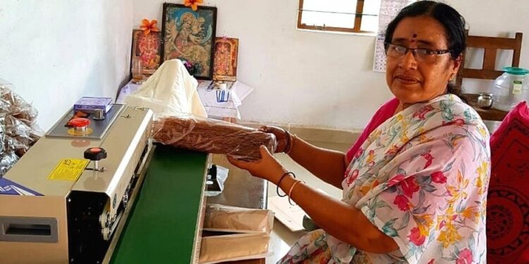 ಸಾವಯವ ಕೃಷಿಯಿಂದ ತಿಂಗಳಿಗೆ 50 ಸಾವಿರ  ಗಳಿಸುತ್ತಿರುವ ಗ್ರಾಮೀಣ ಮಹಿಳೆ ಸರೋಜ ಪಾಟೀಲ್