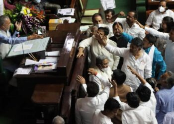 ಈಶ್ವರಪ್ಪ ಭಾಗವಧ್ವಜ ಹೇಳಿಕೆ ಖಂಡಿಸಿ ಕಾಂಗ್ರೆಸ್‌ ಅಹೋರಾತ್ರಿ ಧರಣಿ ಬಿಜೆಪಿಗೆ ವರದಾನವಾಯ್ತಾ?