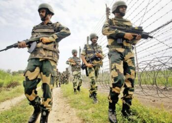 BSF ಯೋಧರ ಕ್ಯಾಂಟೀನ್ನಲ್ಲಿ ಗುಂಡಿನ ದಾಳಿ : 5 ಯೋಧರು ಸಾವು, 10ಕ್ಕೂ ಹೆಚ್ಚು ಜನರಿಗೆ ಗಾಯ!