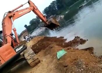 ಕುಡಿಯುವ ನೀರಿನ ಚೆಕ್ ಡ್ಯಾಂಗೆ ಶವ ಹಾಕಿ ಮಣ್ಣು ಮುಚ್ಚಿದ ಶಿವಮೊಗ್ಗ ಪಾಲಿಕೆ!