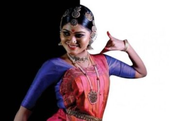 ಹಿಂದೂ ಅಲ್ಲವೆಂದು ದೇಗುಲದ ಉತ್ಸವದಲ್ಲಿ ನೃತ್ಯ ಪ್ರದರ್ಶನಕ್ಕೆ ನಕಾರ : ಎಲ್ಲಿದೆ ‘ವಸುದೈವ ಕುಟುಂಬಕಂ’? ಎಂದ ಸಂಸದ ಶಶಿ ತರೂರ್!