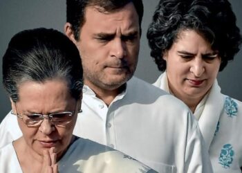 ಗಾಂಧಿ ಪರಿವಾರದ ನಿಷ್ಠರನ್ನು ಪ್ರಮುಖ ಹುದ್ದೆಗಳಿಂದ ದೂರವಿಡಿ : ಜಿ-23 ನಾಯಕರ ಆಗ್ರಹ