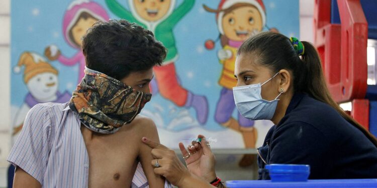 ಕೋವಿಡ್ ಲಸಿಕೆಯ ಅಡ್ಡಪರಿಣಾಮಗಳು : 15-18 ವರ್ಷದೊಳಗಿನ ಮಕ್ಕಳಿಗೆ ಏಕೆ ಪ್ಯಾರೆಸಿಟಮಾಲ್ ನೀಡಬಾರದು?