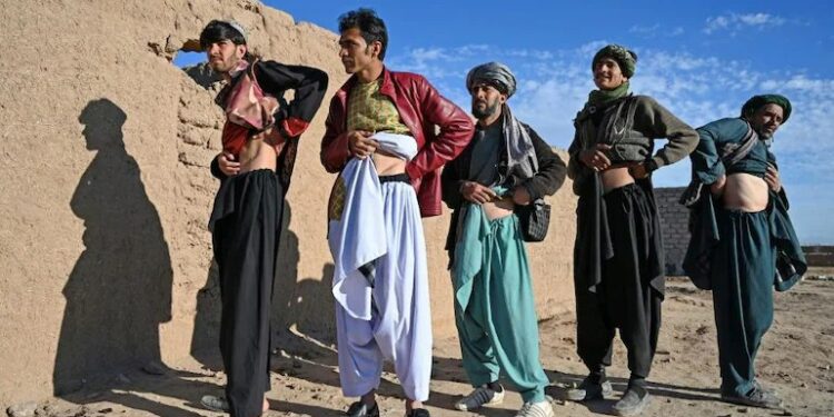 ಕುಟುಂಬವನ್ನು ಪೋಷಿಸಲು ಕಿಡ್ನಿಗಳನ್ನೇ ಮಾರಾಟಕ್ಕಿಟ್ಟ ಅಫ್ಘನ್ನರು!